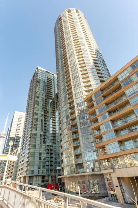 Luxury Downtown Lakeview & City View Condo Toronto Eksteriør billede