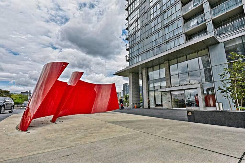 Luxury Downtown Lakeview & City View Condo Toronto Eksteriør billede