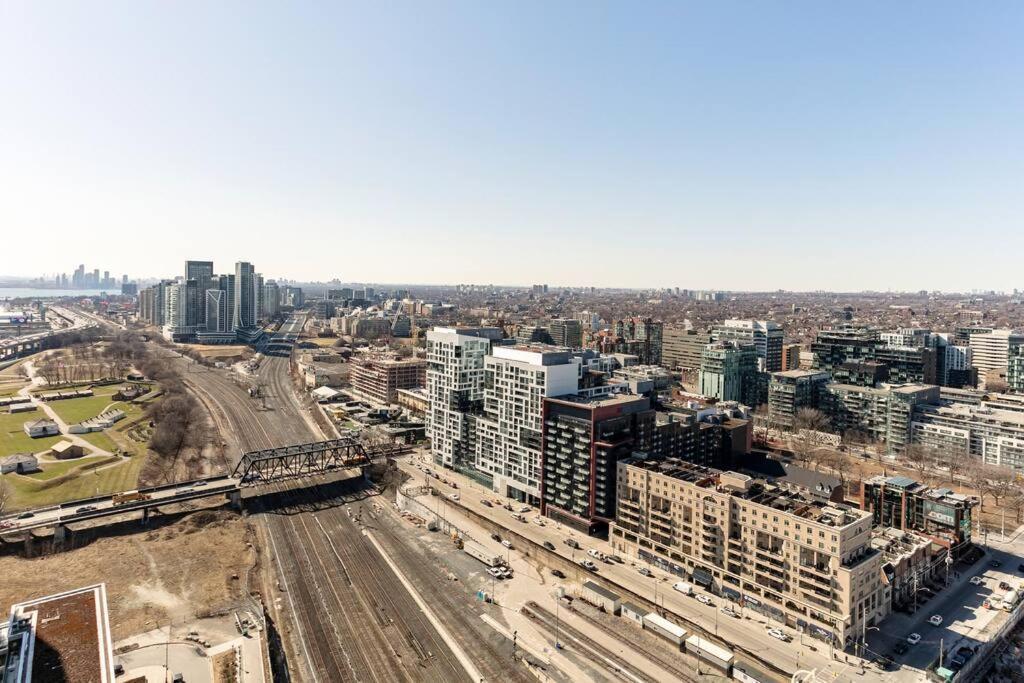 Luxury Downtown Lakeview & City View Condo Toronto Eksteriør billede
