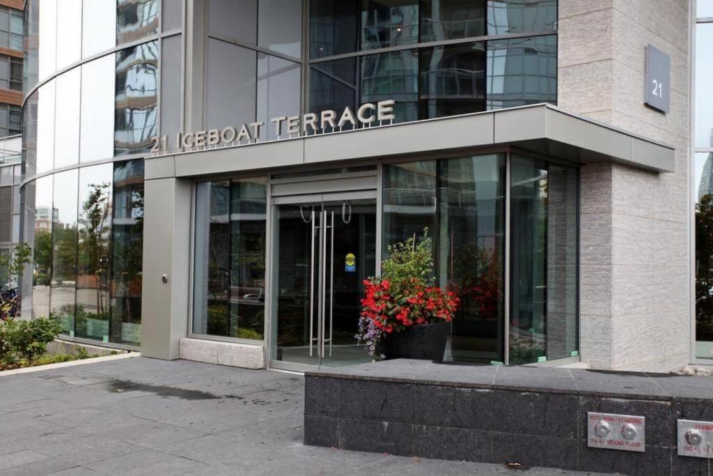 Luxury Downtown Lakeview & City View Condo Toronto Eksteriør billede